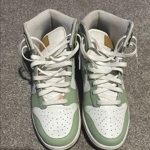 Men’s Nike dunks high tops
9.5